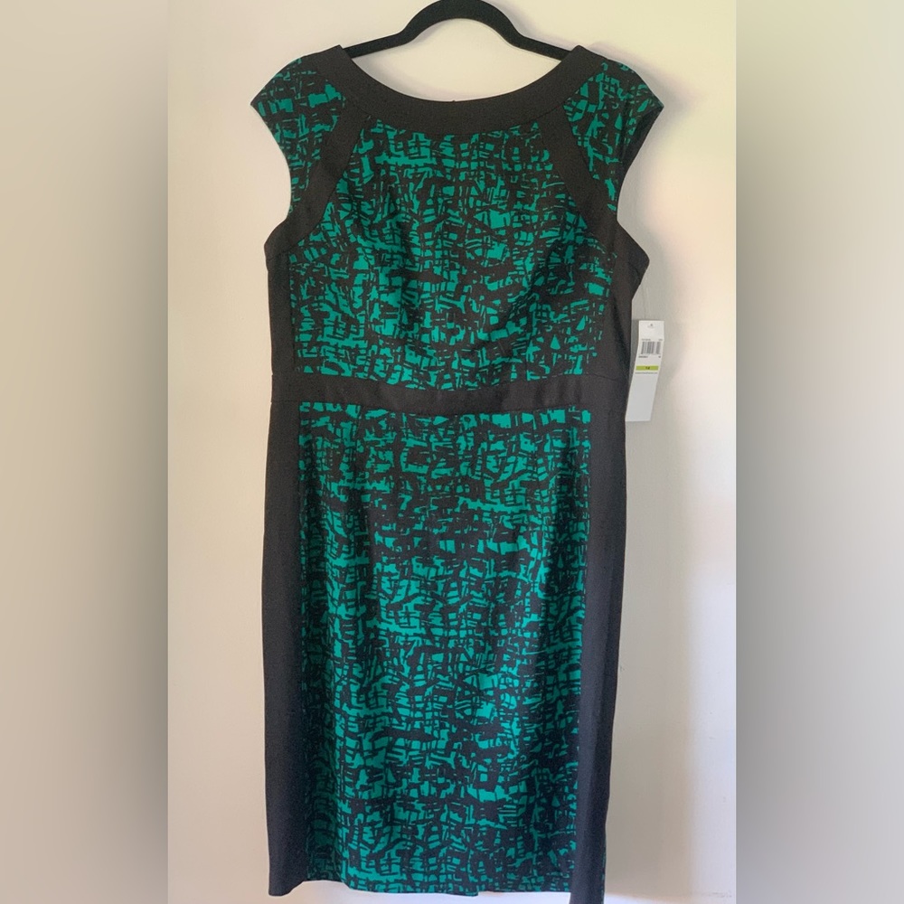 London Times, green and black dress. NWT.